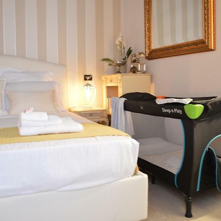 Historic Center - Elegant Apartment With Charming Antiques - Raffaello Inn โรม ภายนอก รูปภาพ