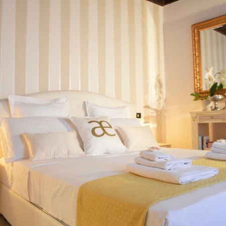 Historic Center - Elegant Apartment With Charming Antiques - Raffaello Inn โรม ภายนอก รูปภาพ