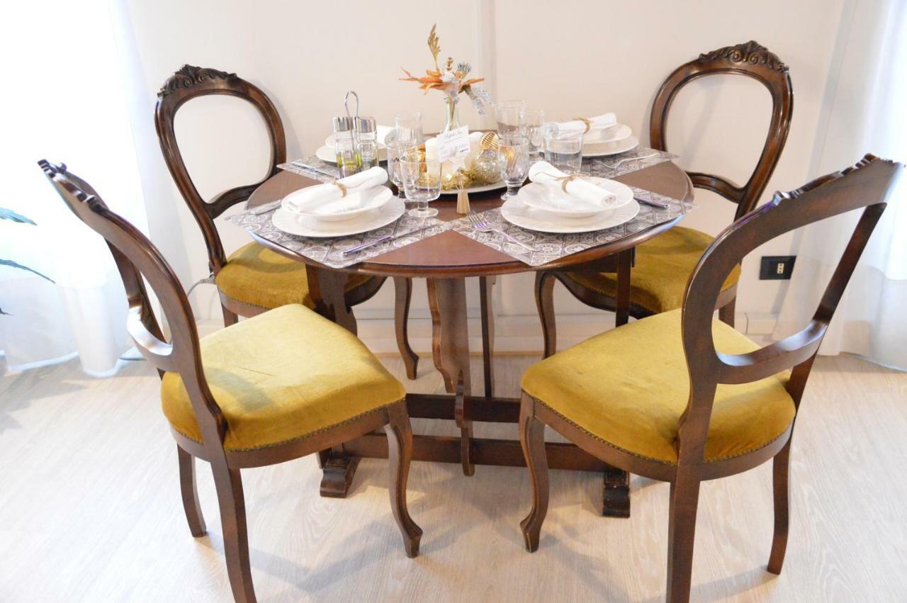 Historic Center - Elegant Apartment With Charming Antiques - Raffaello Inn โรม ภายนอก รูปภาพ