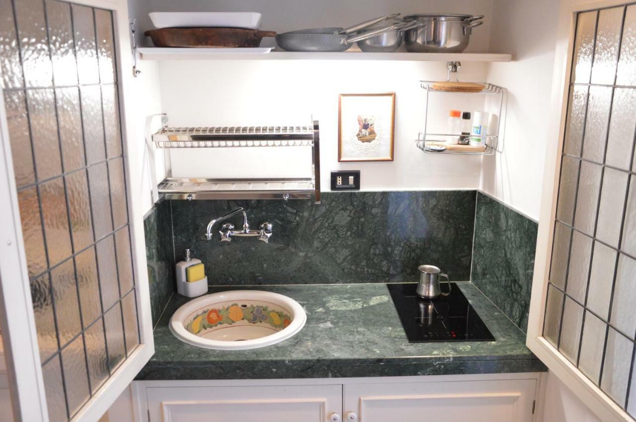 Historic Center - Elegant Apartment With Charming Antiques - Raffaello Inn โรม ภายนอก รูปภาพ